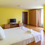 Apartman Flat With Monster Living