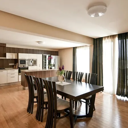 Flat With Monster Living Apartament *