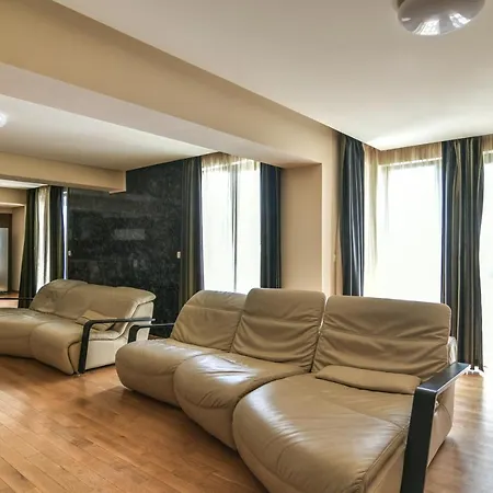 Apartament Flat With Monster Living Warna