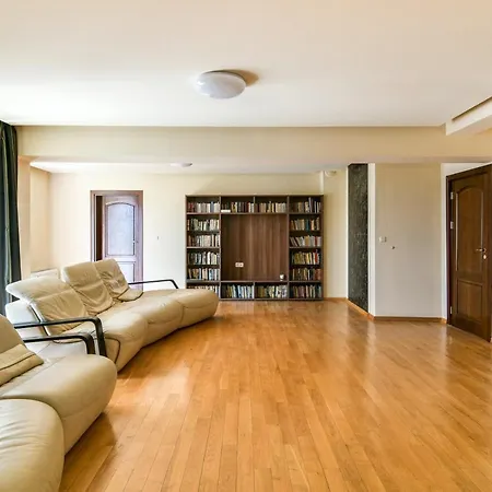 Flat With Monster Living Apartament *