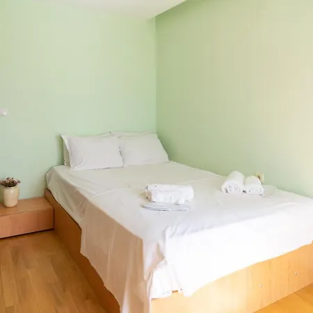 Flat With Monster Living Apartament Warna