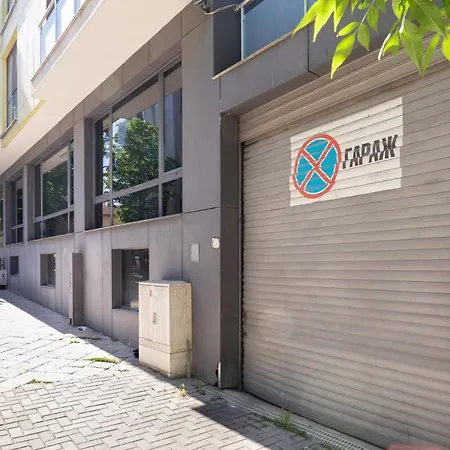 Lejlighed Flat With Monster Living *