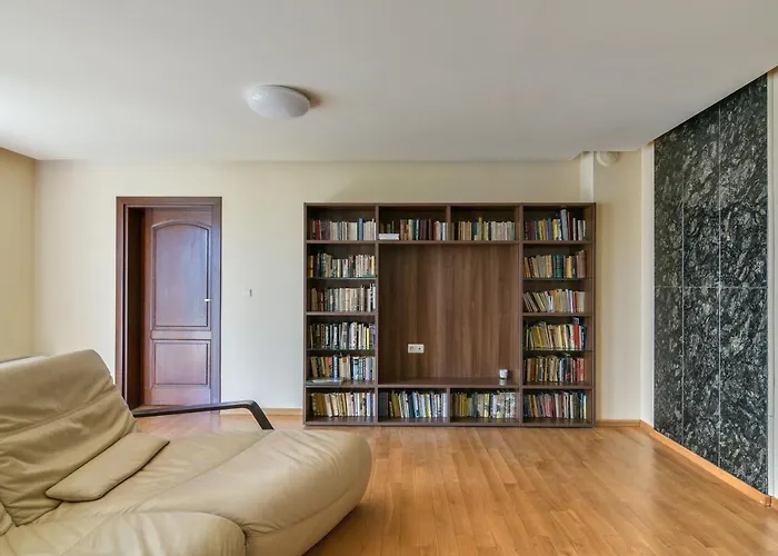 Flat With Monster Living Apartament