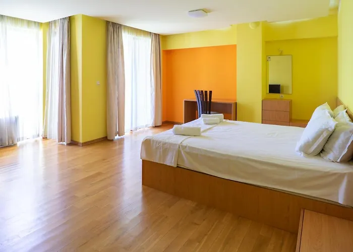 Lejlighed Flat With Monster Living Varna